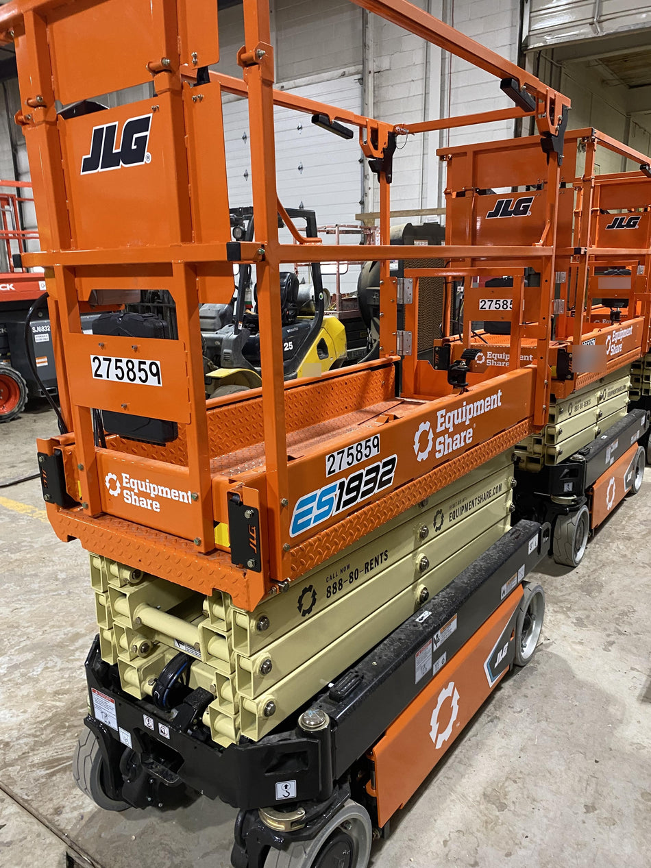 2022 JLG ES1932