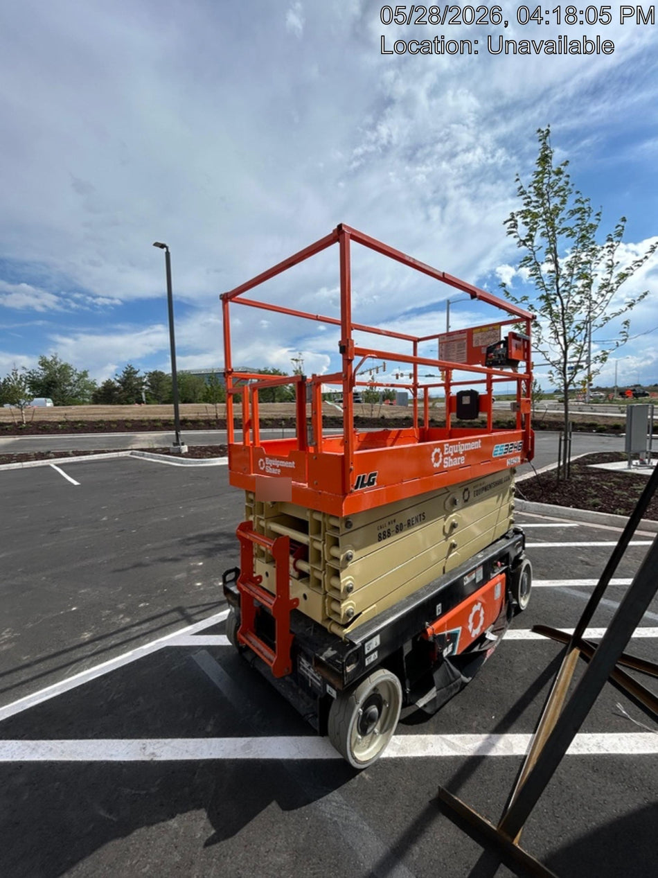 2022 JLG ES3246