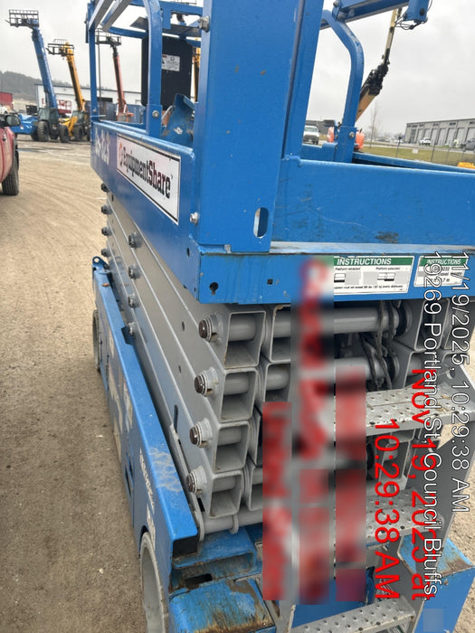 2020 Genie GS-3232 Standard, Folding half height swing gate, 800W Inverter