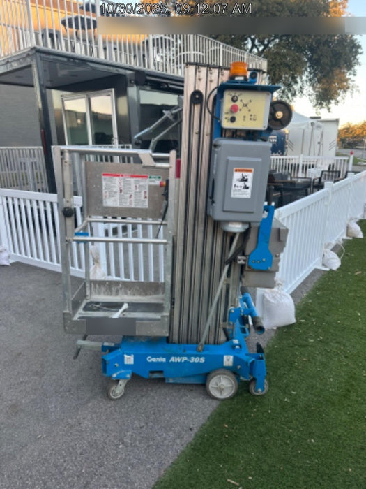 2020 GENIE AWP-30S