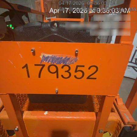 2021 JLG ES1330L