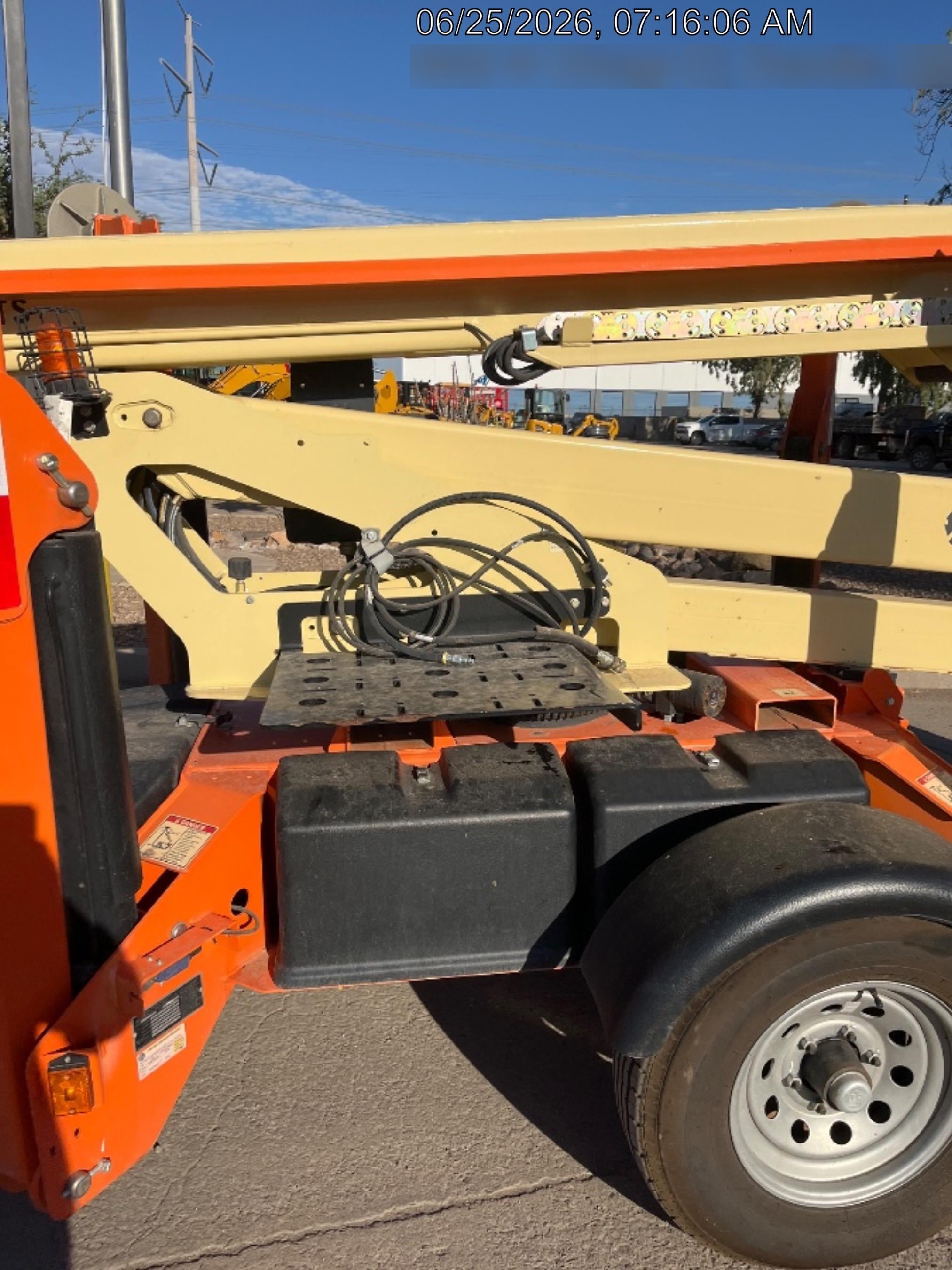 2023 JLG T500J