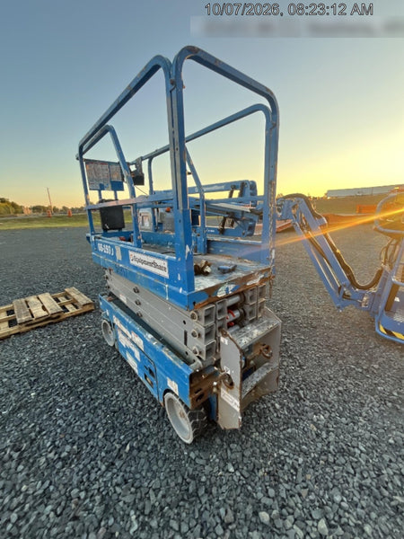 2019 Genie GS-1930 Fixed Rails with Chain Entry