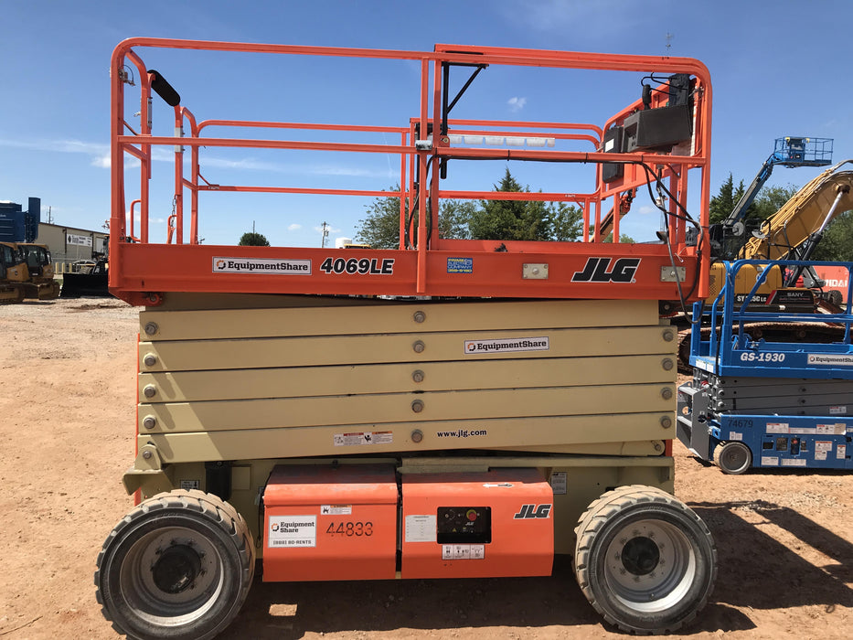 2019 JLG 4069LE
