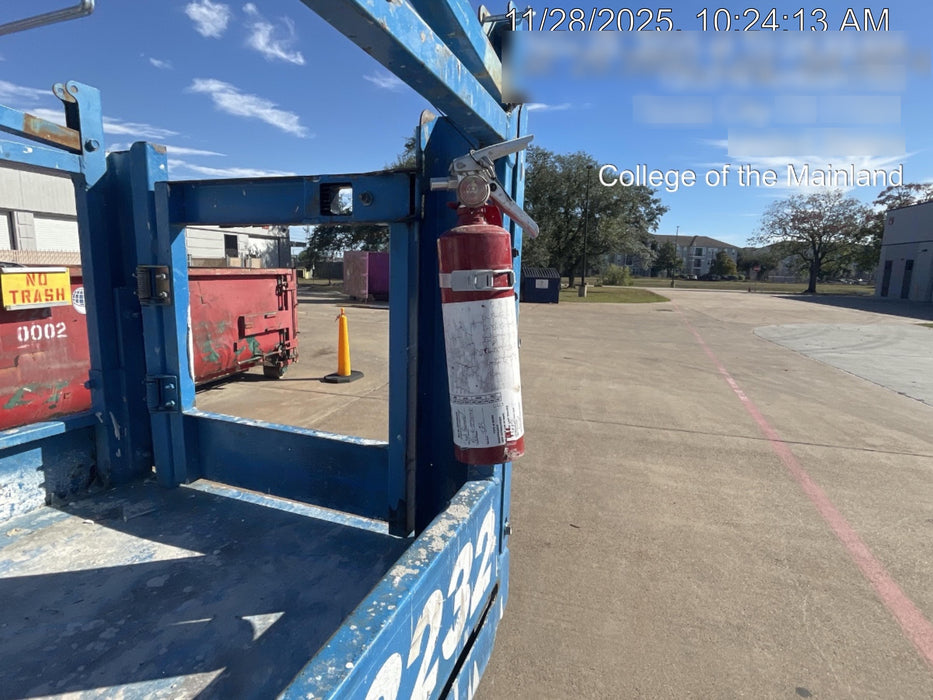 2017 Genie GS-3232 Genie GS3232 Narrow 32' Scissor Lift
