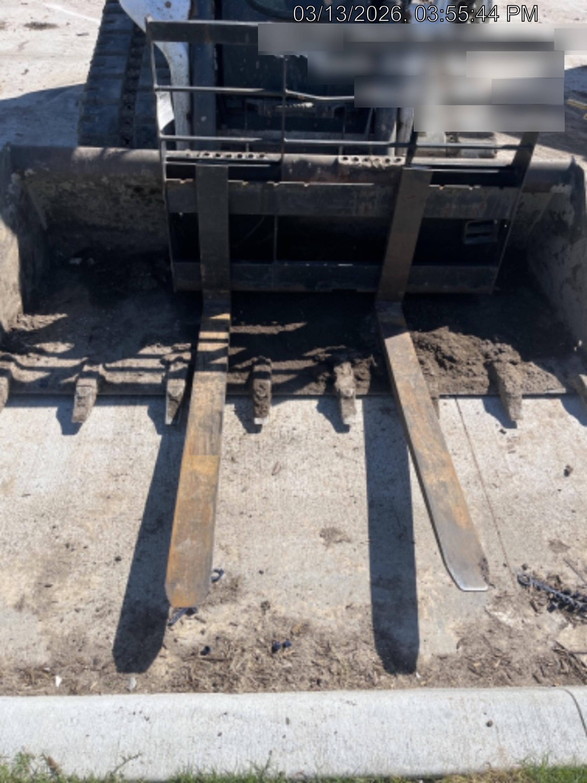 2022 ARROW MATERIAL HANDLING 60" Pallet Forks - Arrow