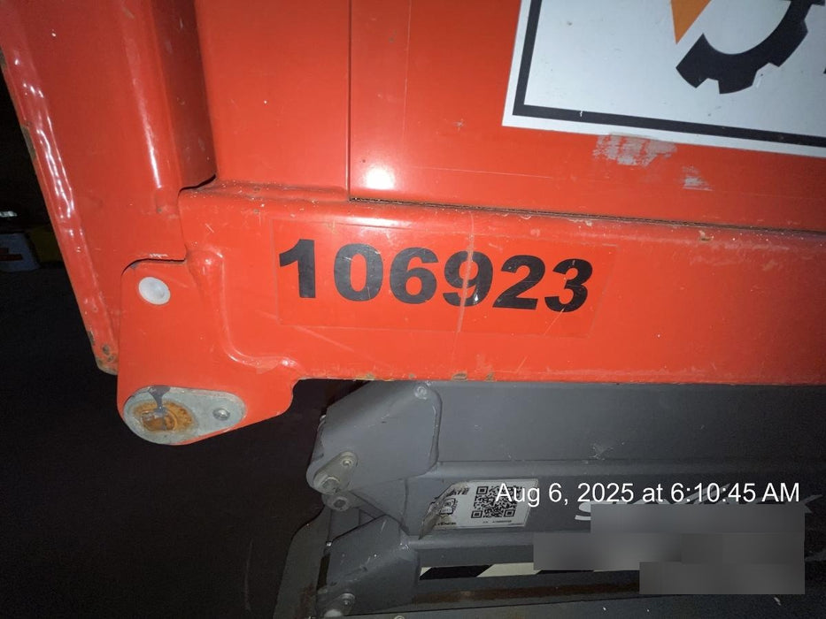 2020 Skyjack SJIII-3219 Solid NM Tires, Half height spring hinged entry gate, Dual Beacons, 800W Inverter