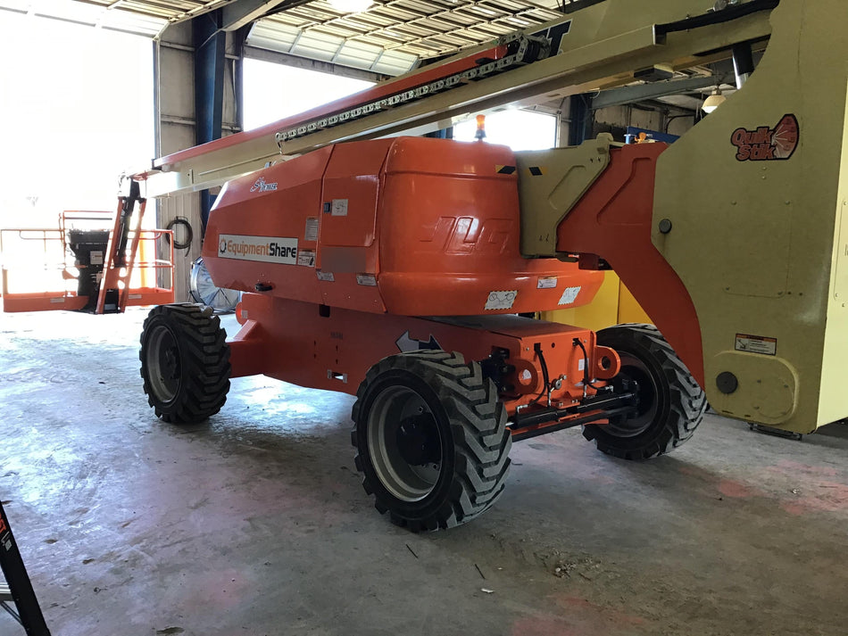 2019 JLG 800AJ