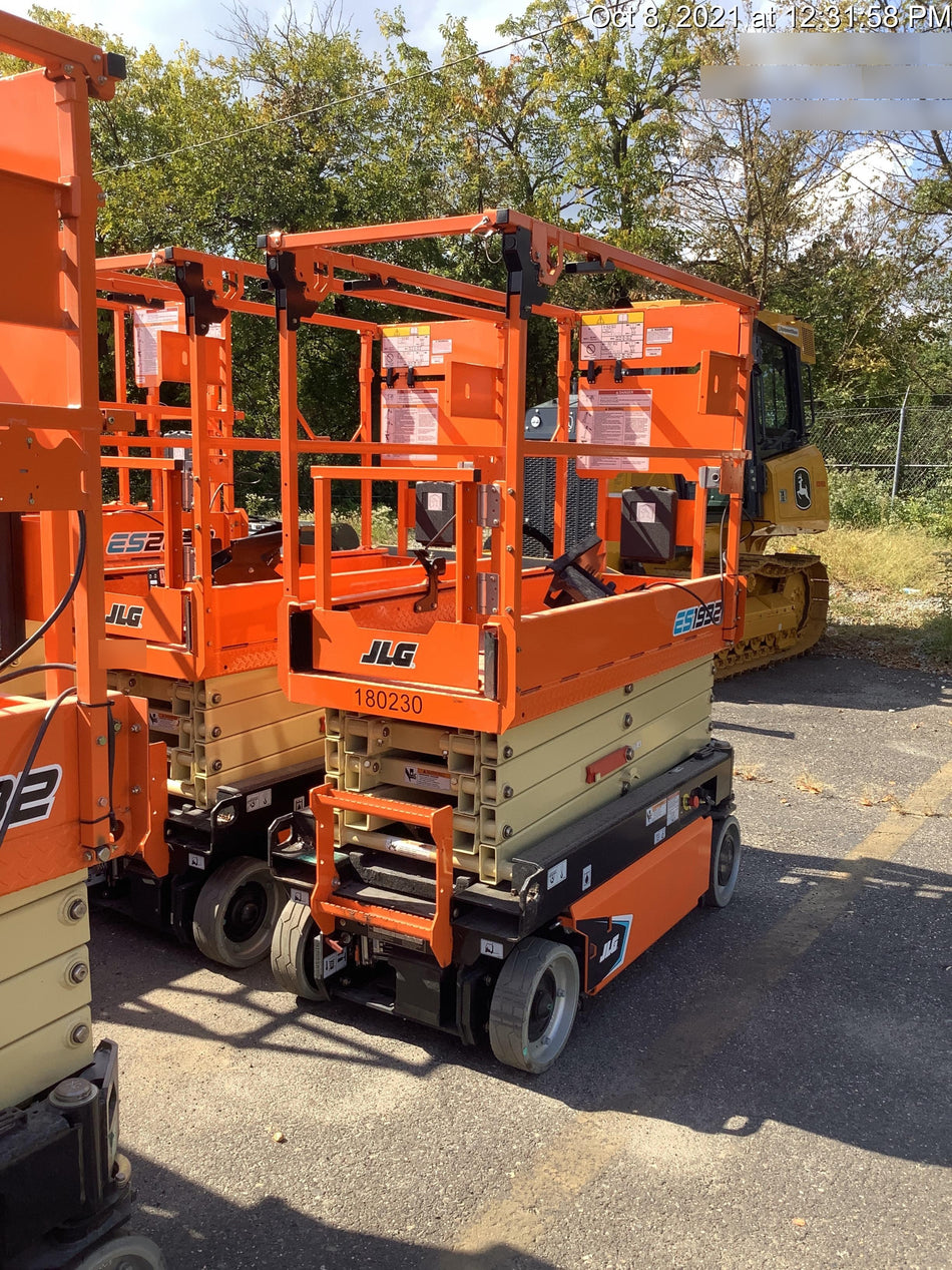 2021 JLG ES1932