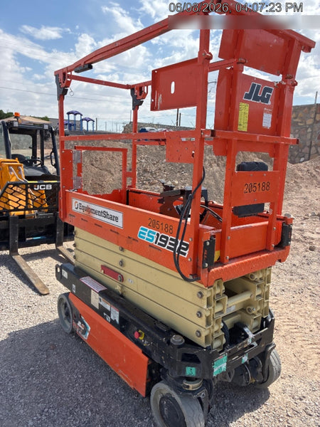2022 JLG ES1932