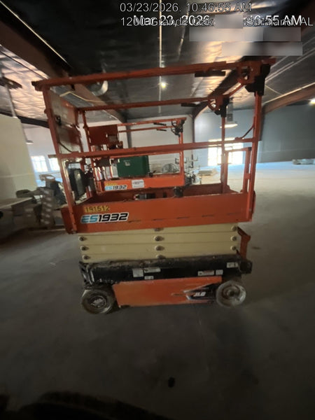 2021 JLG ES1932