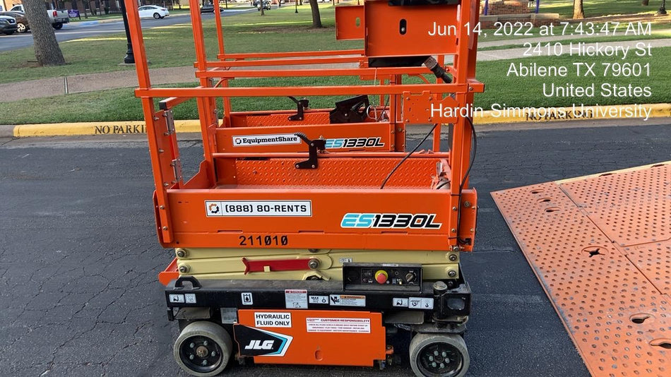 2022 JLG ES1330L