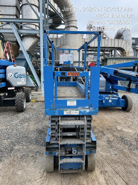 2019 Genie GS-2632 Folding rails with half height swing gate