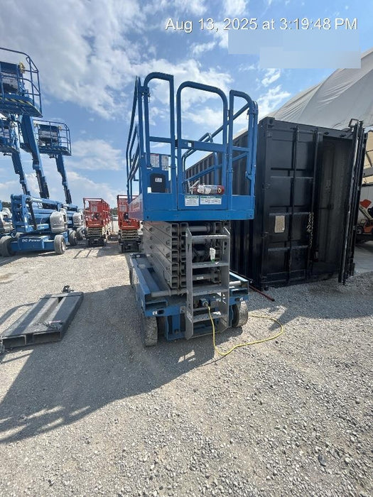 2019 Genie GS-4047 Folding rails with half height swing gate