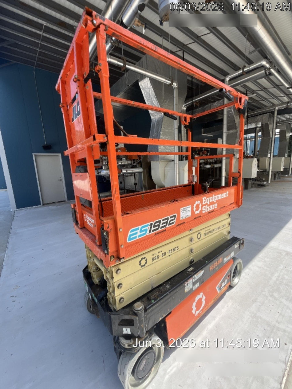 2022 JLG ES1932