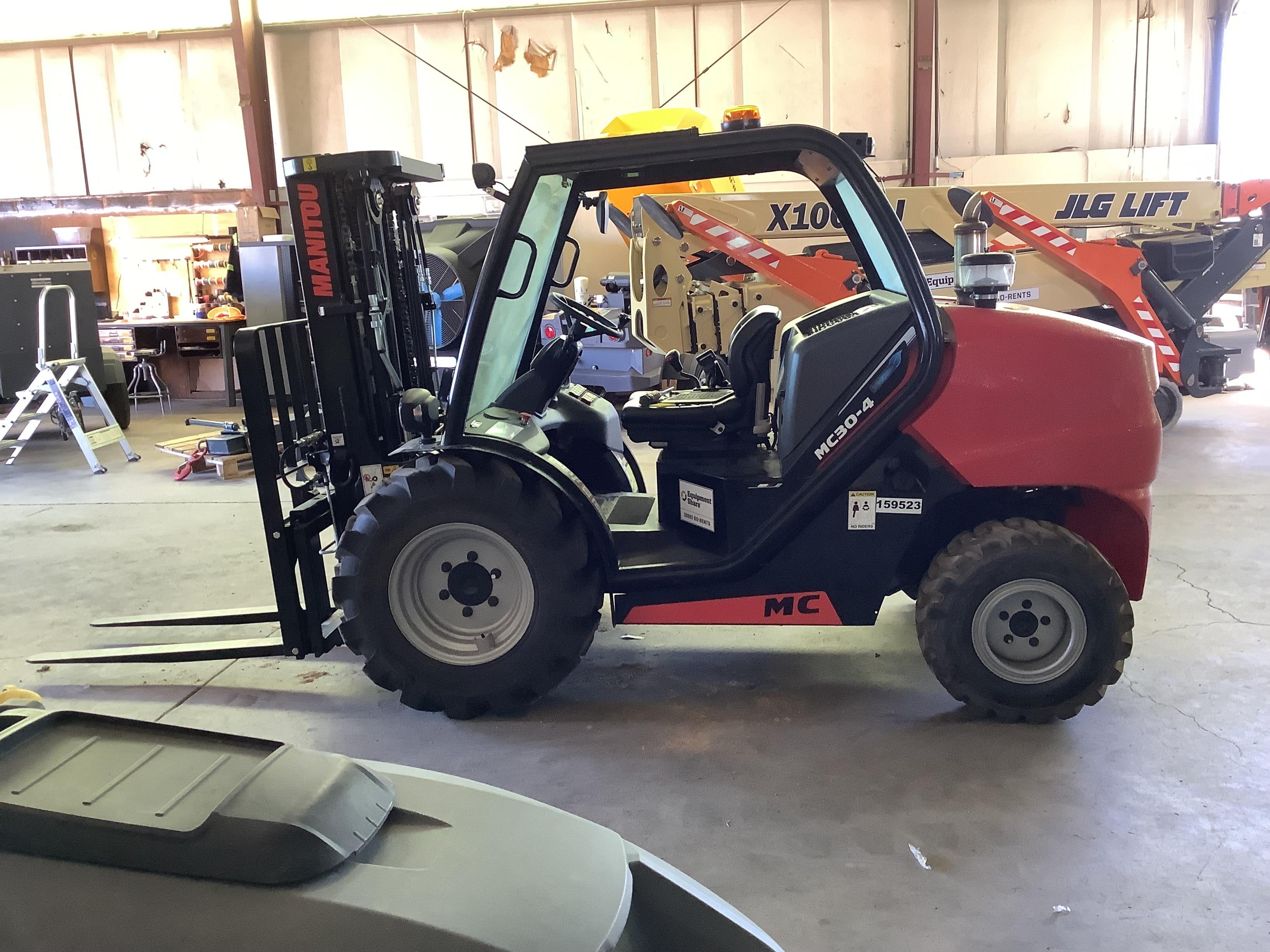 2021 MANITOU MC30-4
