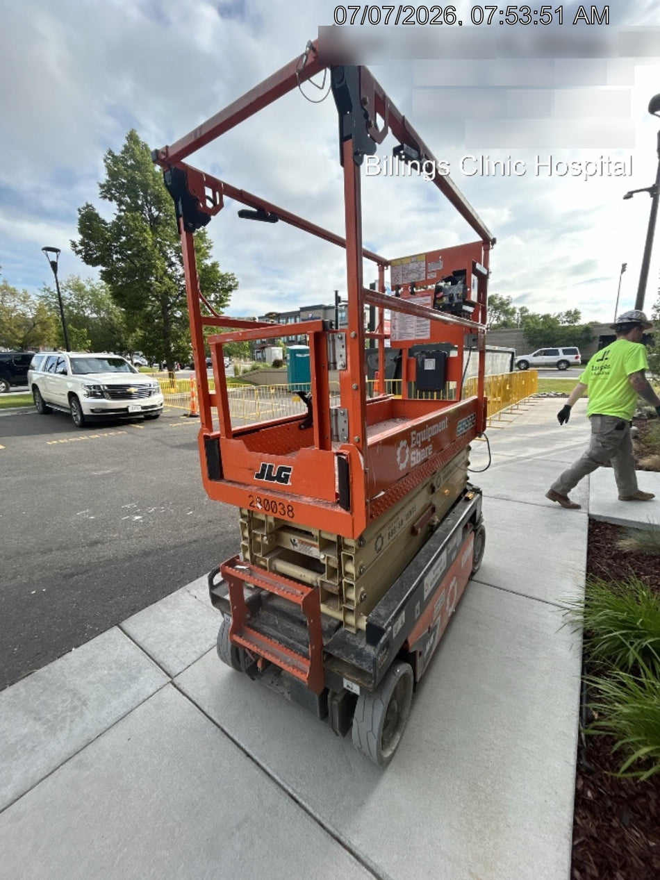 2022 JLG ES1932