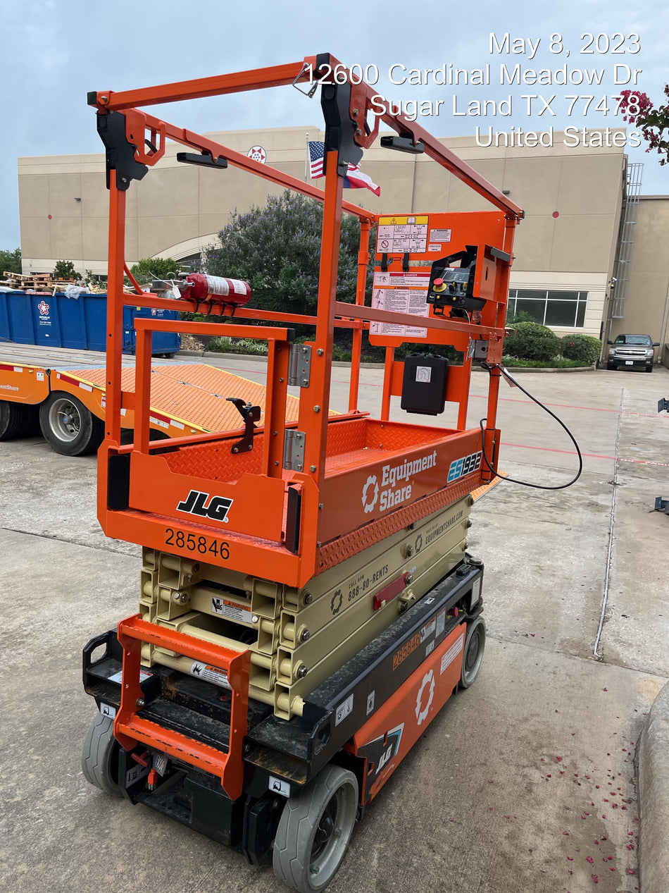 2022 JLG ES1932