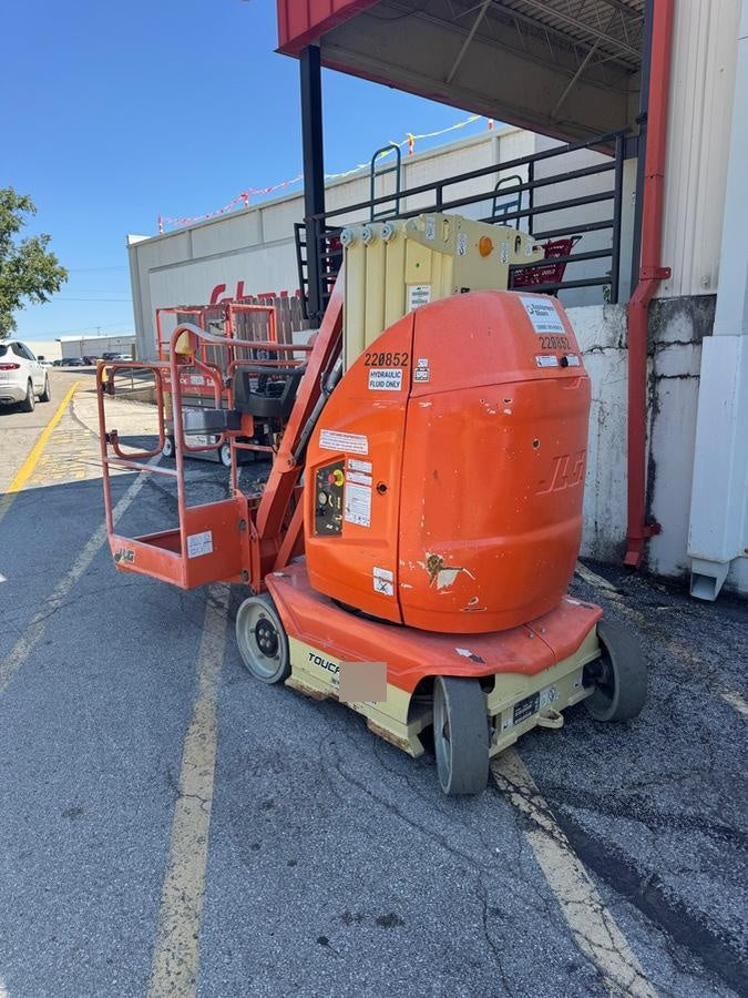 2022 JLG 26E