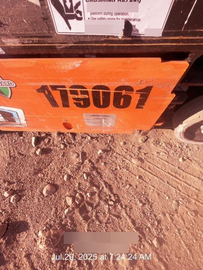 2021 JLG ES1330L