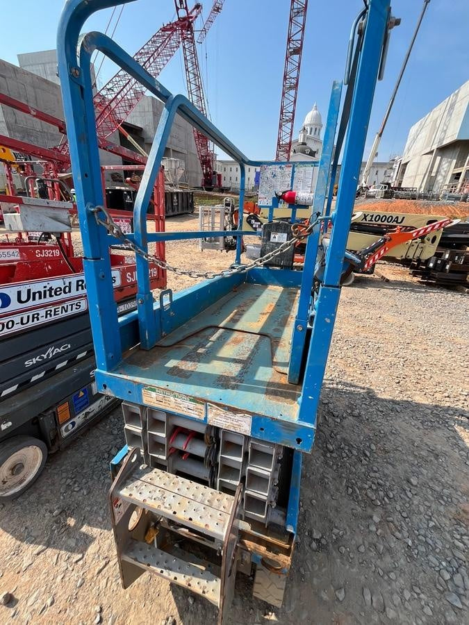 2019 Genie GS-1930 Fixed Rails with Chain Entry