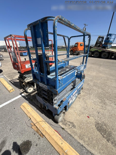 2017 Genie GS-1930 Genie GS-1930 Lift w/Fixed Rail and Chain Entry