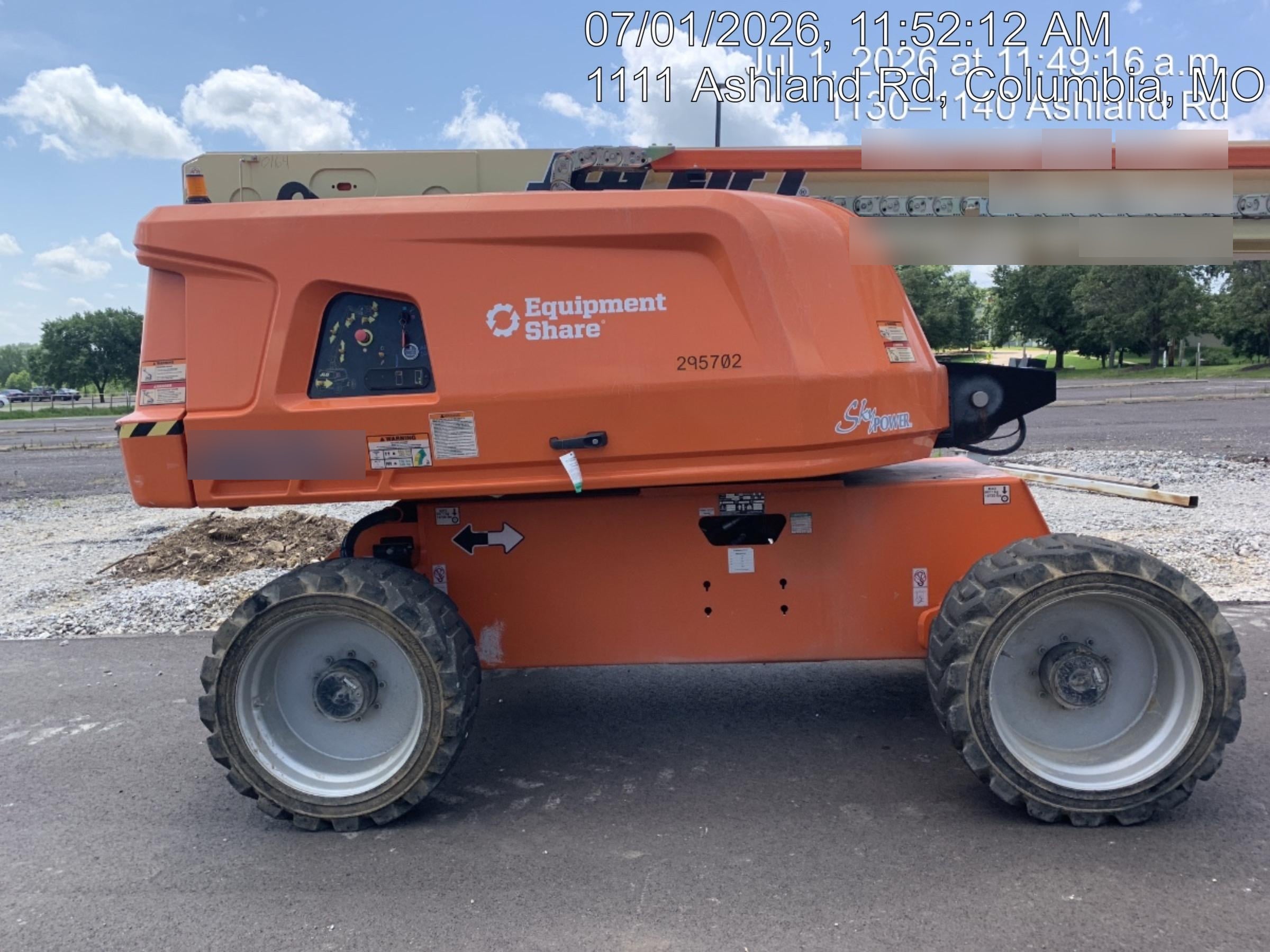 2023 JLG 660SJ