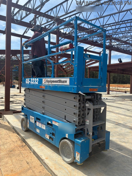 2023 GENIE GS-3232