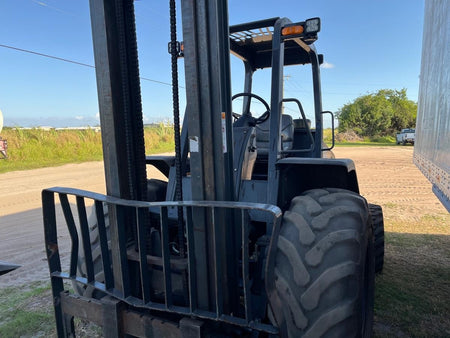 2022 CASE 586H