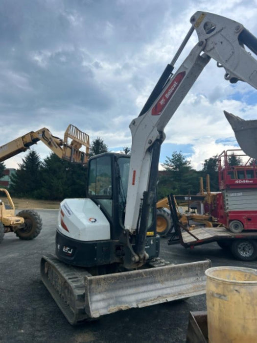 2022 Bobcat E50 Cab/Heat/Air, Rubber Tracks, Manual QC, Hydraulic Thumb