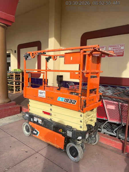2021 JLG ES1932