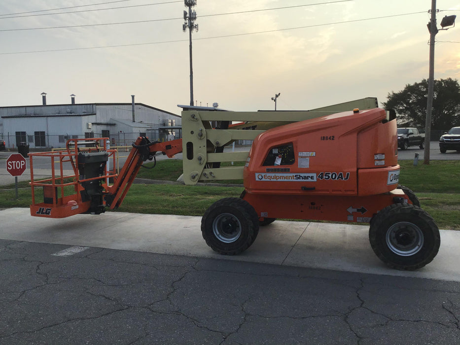 2019 JLG 450AJ