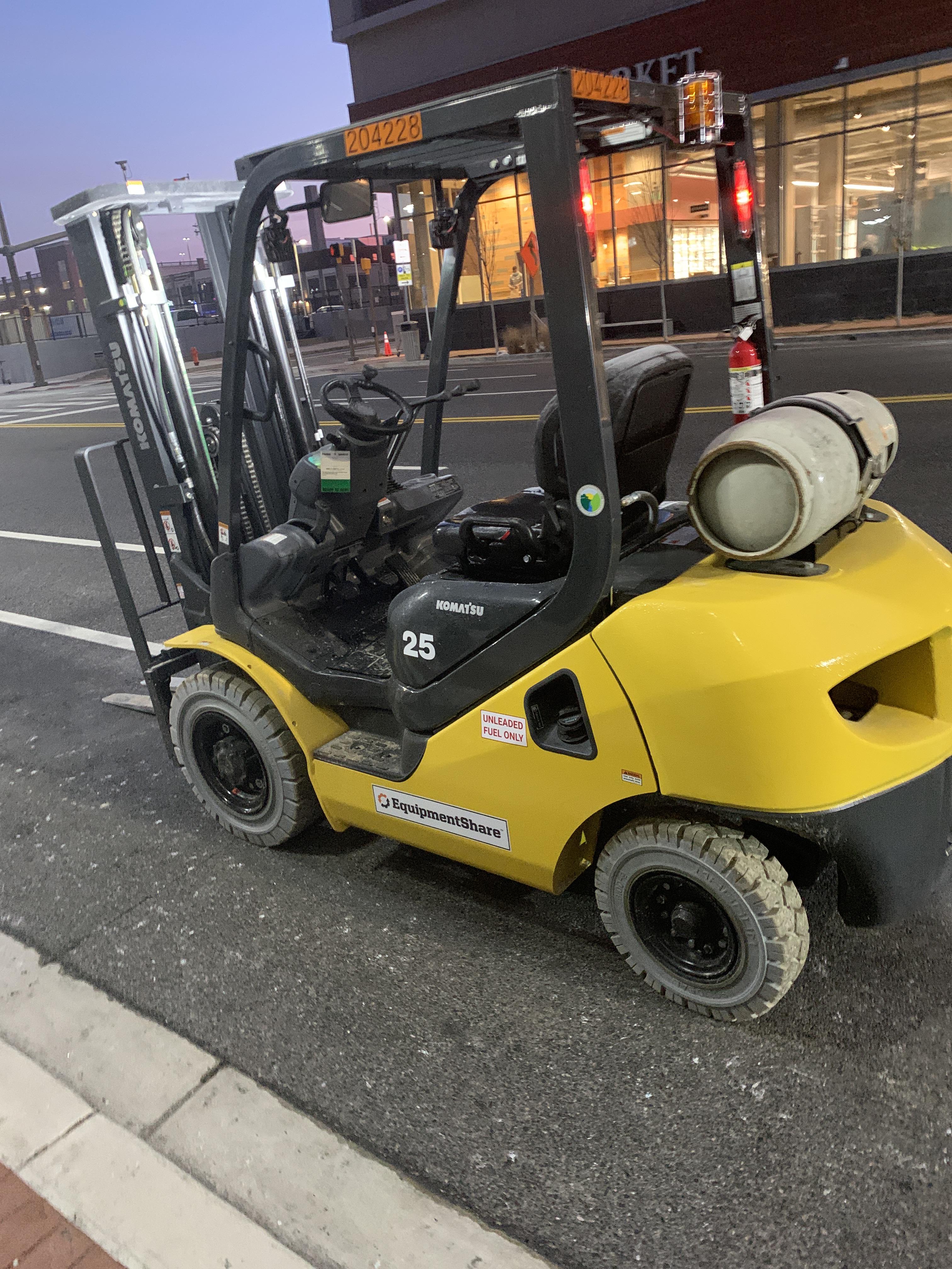 2022 KOMATSU FG25T-16