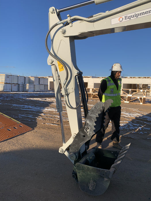 2021 TAKEUCHI TB250-2C