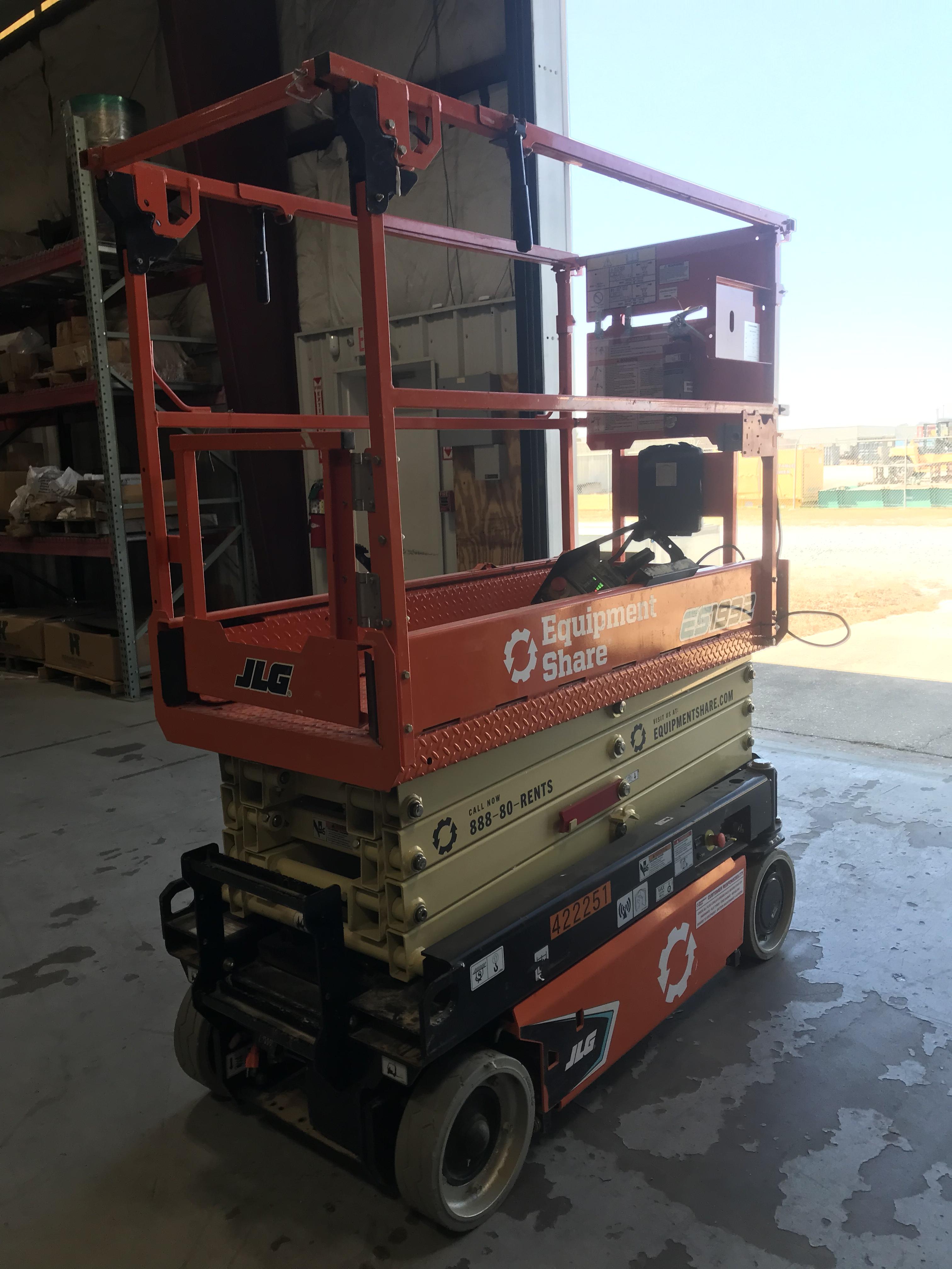 2024 JLG ES1932