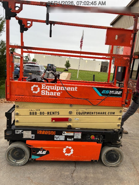 2025 JLG ES1932