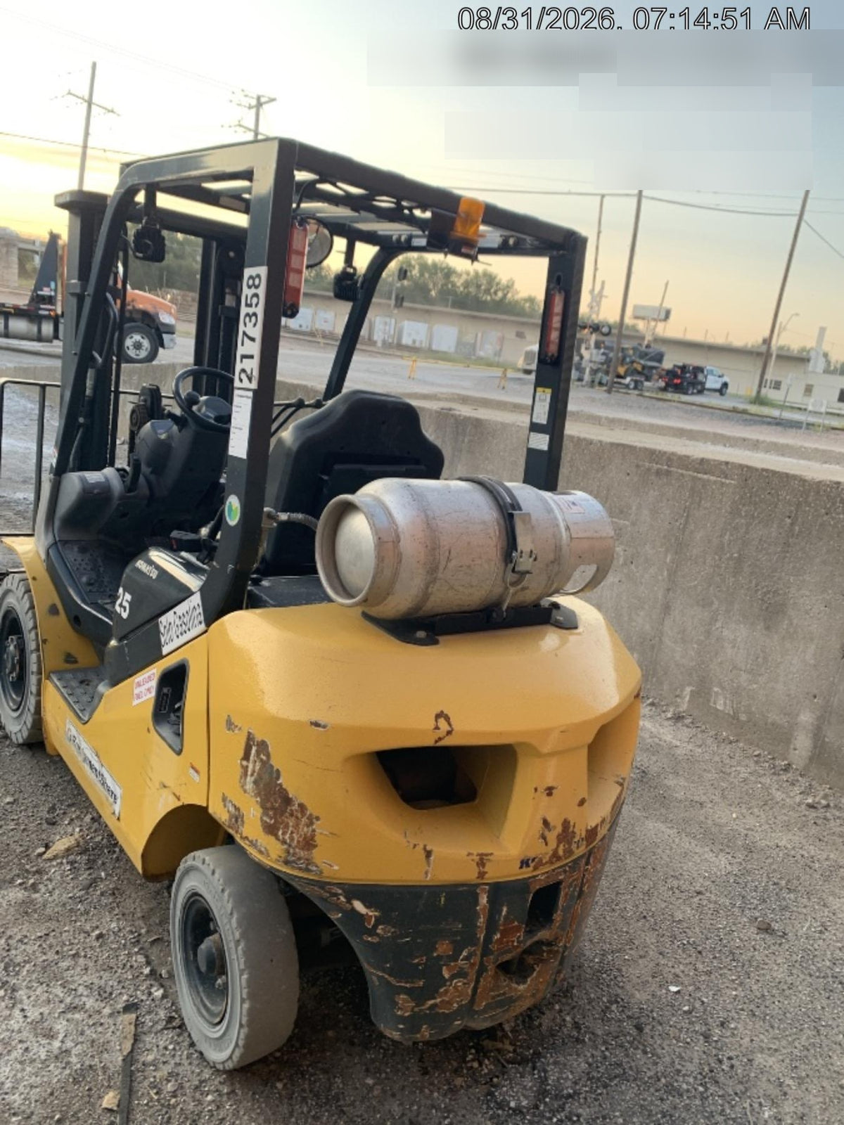 2022 KOMATSU FG25T-16