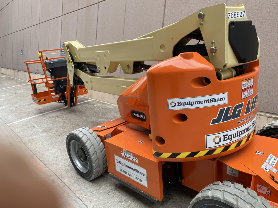 2022 JLG E450AJ