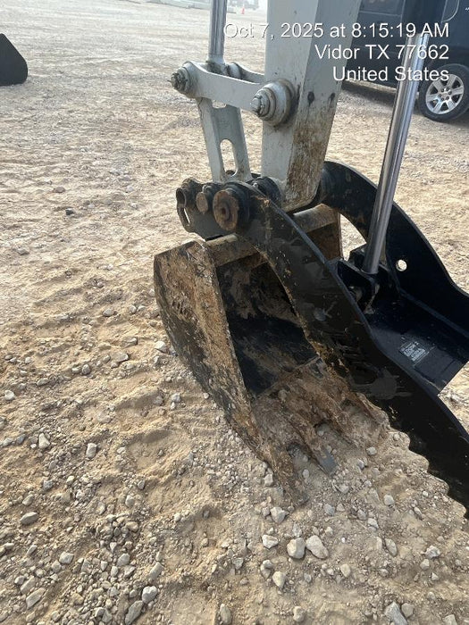 2025 TAKEUCHI 24" Bucket Takeuchi