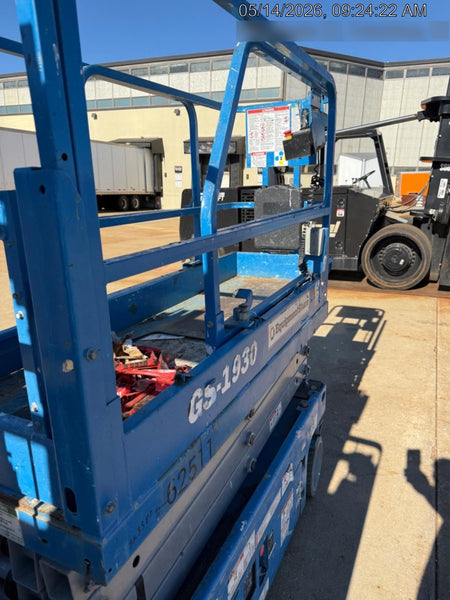 2020 Genie GS-1930 Solid Non Marking Tires, Beacon, Folding rails with half height swing gate