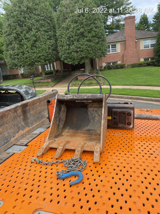 2022 Bobcat E50 Cab/Heat/Air, Rubber Tracks, Manual QC, Hydraulic Thumb