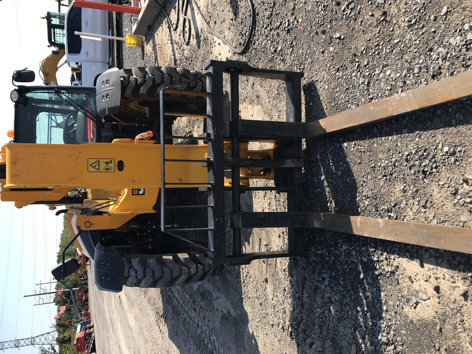 2020 JCB 506-36 Cab/Heat/Air, 74 HP, Solid Tires, STD Worklight, Beacon, Aux Hydraulics, Lifting Eye, Back up Alarm w/48" Carriage/48" Forks