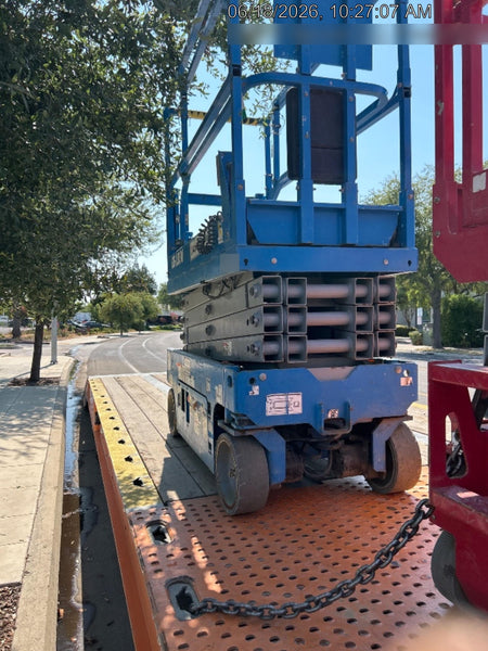 2020 Genie GS-1930 Solid Non Marking Tires, Beacon, Folding rails with half height swing gate, 800W Inverter