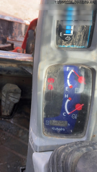 2019 Kubota SVL95-2S Cab/Heat/Air, Standard Tracks, Standard Flow, Hydraulic QC 80" HD w/ Smooth Cutting Edge