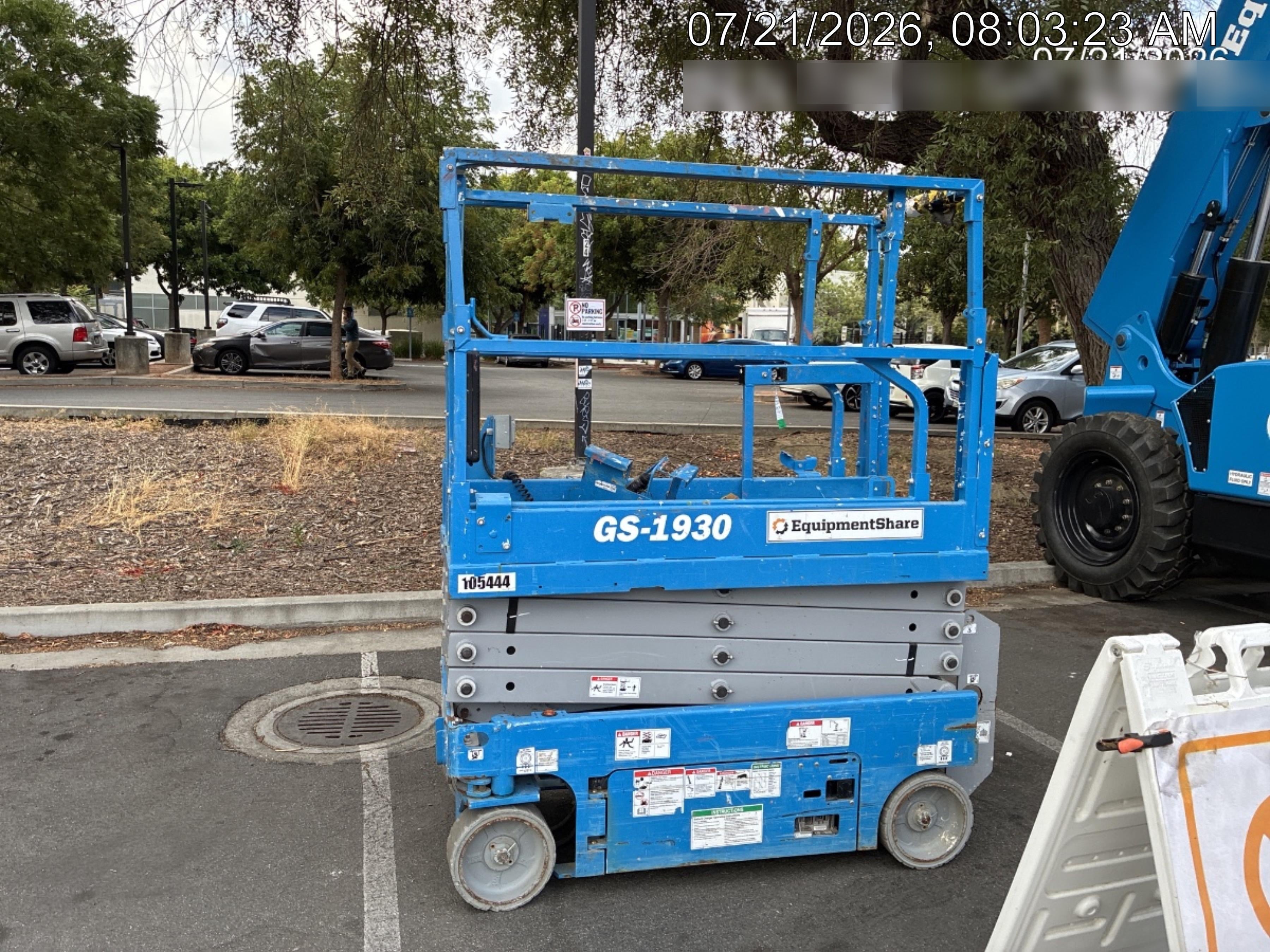 2020 Genie GS-1930 Solid Non Marking Tires, Beacon, Folding rails with half height swing gate, 800W Inverter