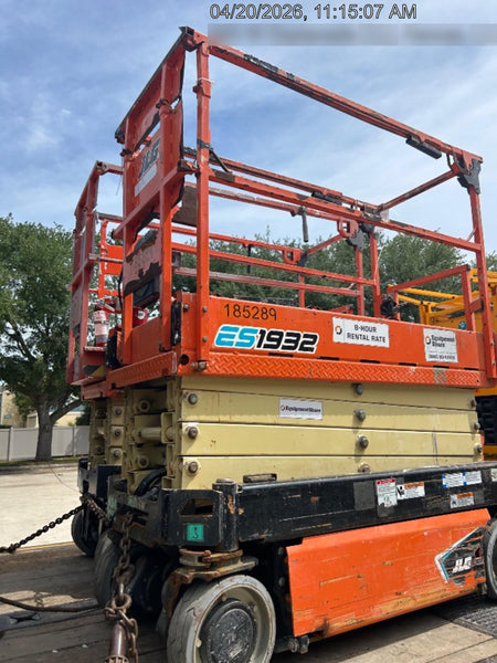 2021 JLG ES1932