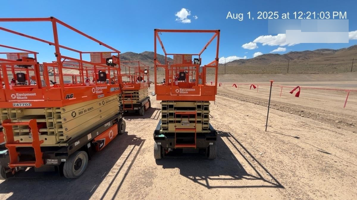 2022 JLG ES3246
