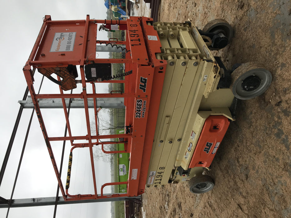 2016 JLG 3246ES