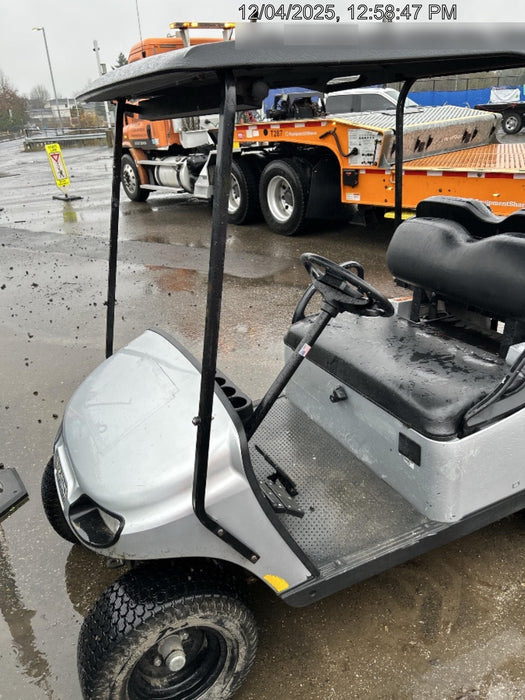 2022 Ez-Go VALOR 4 GAS EFI, PLATINUM, 
REAR SEAT KIT, ROOF, SPLIT TINTED WINDSHIELD