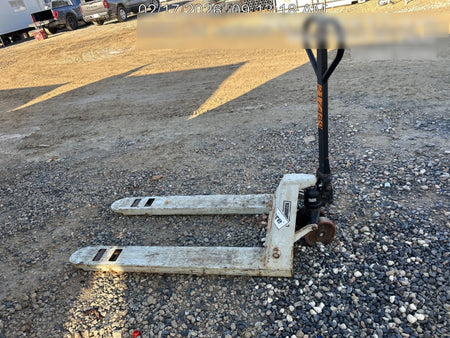 2022 ROUGHNECK 5,500lb Manual Pallet Jack - Roughneck
